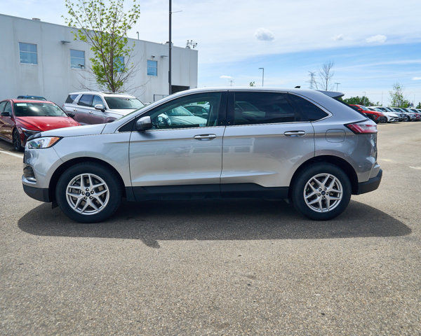 2022 Ford Edge SEL 4WD | No Accidents | Leather | Premium Mats in Cars & Trucks in Edmonton - Image 2