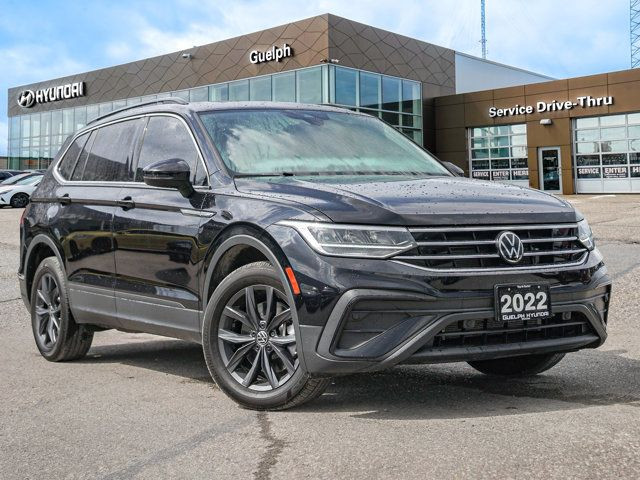 2022 Volkswagen Tiguan Comfortline | One Owner! | Panoroof in Cars & Trucks in Guelph