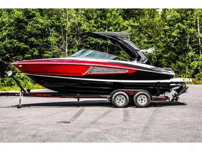 RGMDG427I516 Découvrez notre toute nouvelle embarcation : le Regal 2300 RX SURF de l'année 2016, n'a...
