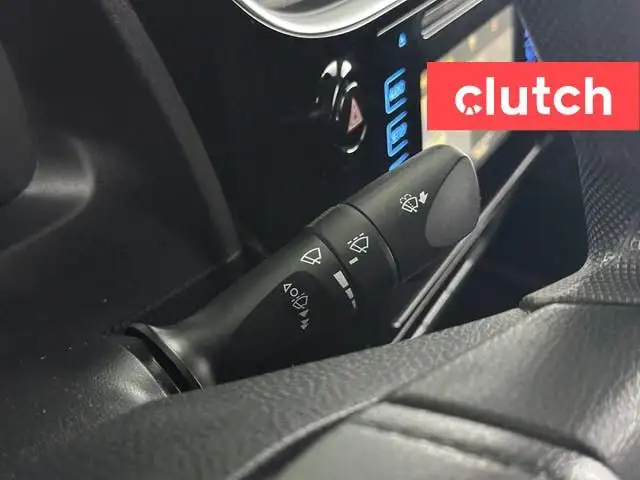2018 Toyota Corolla LE w/ Heated Front Seats, Rearview Camera, C in Cars & Trucks in City of Toronto - Image 28