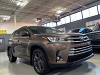 **MONTH-END SPECIAL!** FEATURING : V6 POWERED, AWD, 7 PASSENGER SEATING, WOOD TRIMS, PANORAMIC ROOF,... (image 1)
