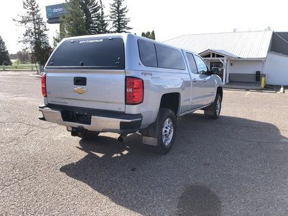 2015 Chevrolet Silverado 2500HD 6.0L GAS WORKHORSE WITH A CANOPY in Cars & Trucks in Medicine Hat - Image 3