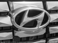 This Hyundai Palisade has a durable Regular Unleaded V-6 3.8 L/231 engine powering this Automatic tr... (image 7)