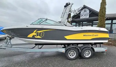 2012 MasterCraft X30 580hrs Muskoka Boat, Lived in Boathouse on a lift