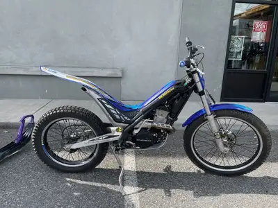 Nice little trials bike ready to go! Call the Kelowna store and ask for Mike. 2006 Sherco 300 SCPowe...
