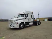 2017 Freightliner Cascadia T/A Sleeper Tractor