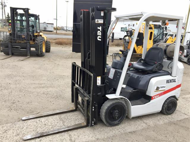 TEU FCG25 Cushion tire 5,000lb capacity forklift in Heavy Equipment in Regina - Image 2