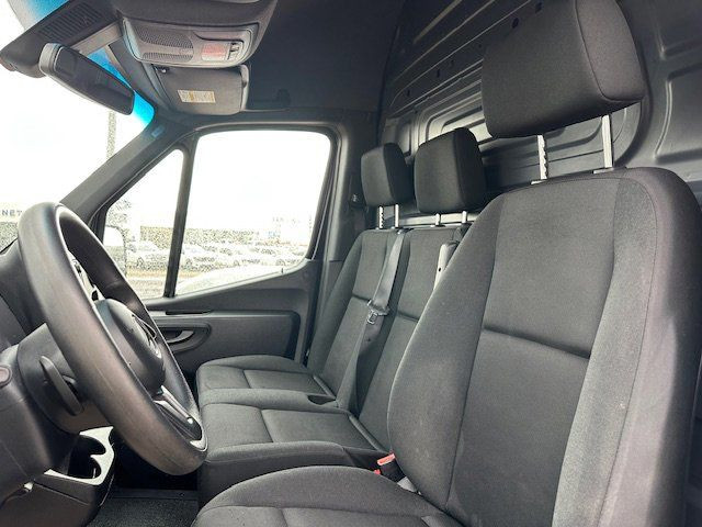 2021 Mercedes-Benz Sprinter Cargo Van in Cars & Trucks in Regina - Image 4
