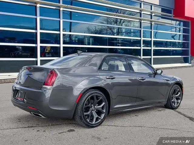2022 Chrysler 300 300 Touring L | Leather | Nav | Apple Carplay in Cars & Trucks in Guelph - Image 7