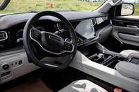 BRIGHT WHITE,PREMIUM GROUP I -inc: Reversible Carpet/Vinyl Cargo Mat Tires: 285/45R22XL BSW All Seas... (image 9)