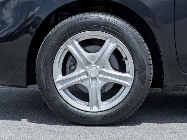 2015 Nissan Micra SV | Clean Carfax | Low Kms | Winter Tires in Cars & Trucks in Hamilton - Image 4
