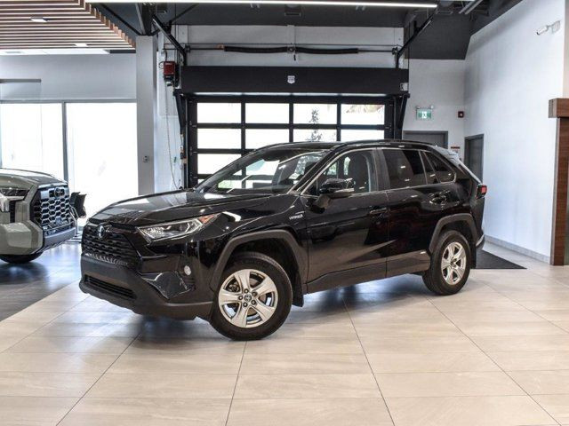 2021 Toyota Rav4 Hybrid XLE in Cars & Trucks in Calgary - Image 2