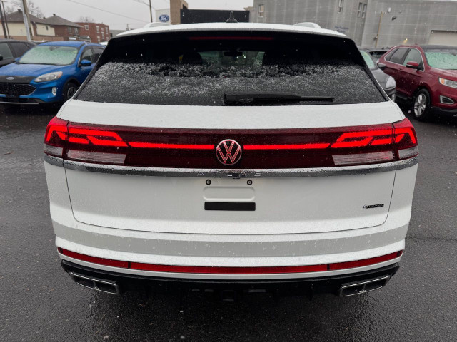 2024 Volkswagen Atlas Cross Sport Execline in Cars & Trucks in Cornwall - Image 4