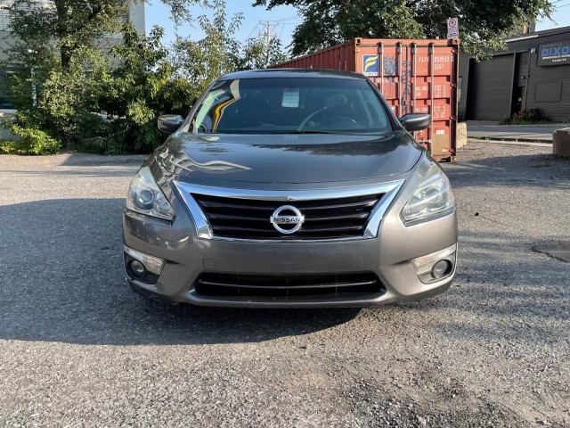 2014 Nissan Altima 2.5 SV in Cars & Trucks in City of Montréal - Image 2