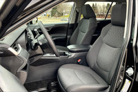 FINANCE OR LEASE PURCHASE PRICE: $39400 + HST + Finance/Lease Fee + Licensing CASH PRICE: $41400 + H... (image 8)