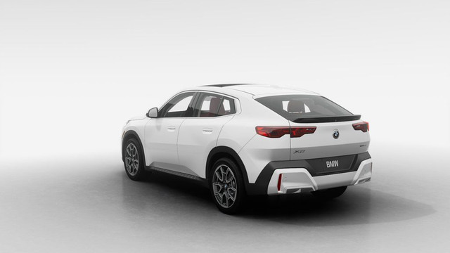 2025 BMW X2 xDrive28i | Premium | Ouvre Porte Garage | Sieges in Cars & Trucks in City of Montréal - Image 2