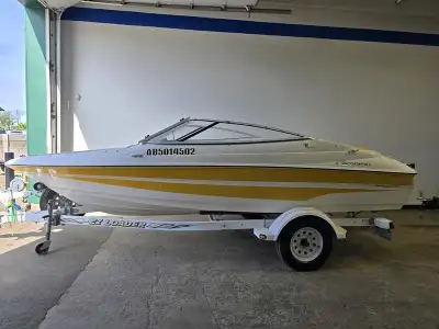 2004 Campion Allante S353 This used boat includes the following features: - 2004 Campion Allante S53...