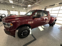 Discover Martin Chrysler, a family-owned gem since 44! With unbeatable service & deals, we're your g... (image 4)