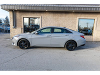 BEAUTIFUL HYBRID! - Remote Start - Heated Seats - Heated Steering Wheel - Apple CarPlay & Android Au... (image 3)