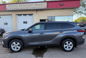 2021 Toyota Highlander LE AWD 8 PASSENGER