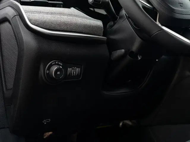 2025 Jeep Compass North in Cars & Trucks in Barrie - Image 13