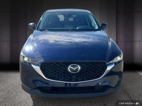 Le Mazda CX-5 GS 2025 poursuit la tradition d'élégance et de performance propre à la marque japonais... (image 9)