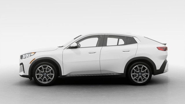 2025 BMW X2 xDrive28i | Blanc Alpin Non Métallique | Sièges in Cars & Trucks in City of Montréal - Image 4
