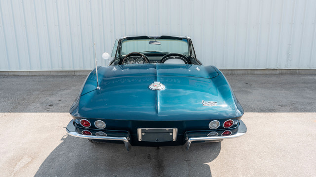 1966 Chevrolet Corvette in Classic Cars in Stratford - Image 4