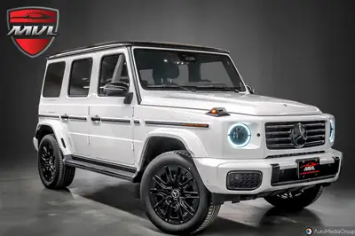 2025 Mercedes-Benz G580eMANUFAKTUR Opalite White on Black/Silver Pearl Leather interior FACTORY OPTI...