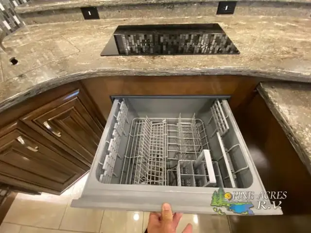 2018 Thor Motor Coach Tuscany 45AT only 029,124 Miles in RVs & Motorhomes in Moncton - Image 30