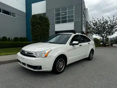 2011 Ford Focus SE AUTOMATIC A/C LOCAL BC 203,000KM