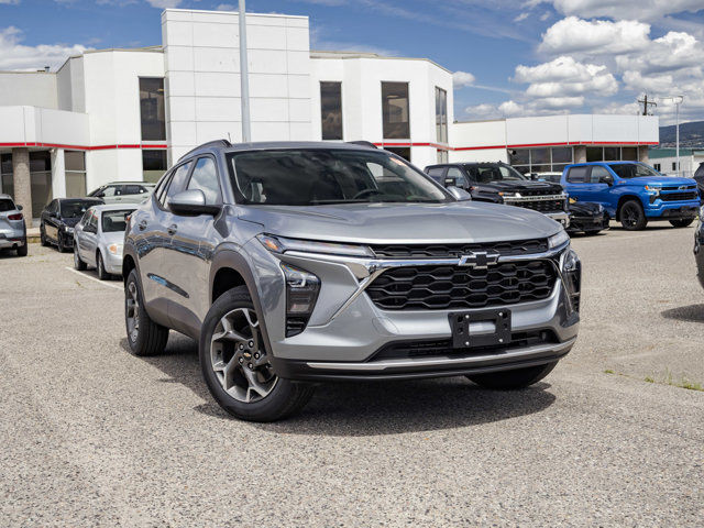 2025 Chevrolet Trax LT in Cars & Trucks in Kelowna - Image 2