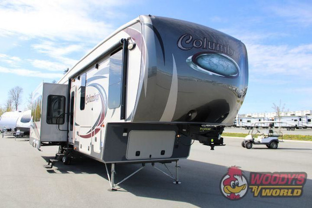 2014 PALOMINO RV COLUMBUS 320RS in Travel Trailers & Campers in Abbotsford