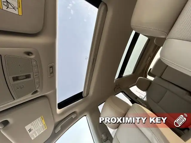 2019 Nissan Pathfinder 4x4 Platinum - Sunroof in Cars & Trucks in Edmonton - Image 17