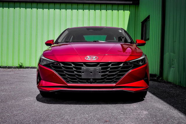 2023 Hyundai Elantra Preferred • SUNROOF • NAV • HEATED SEATS in Cars & Trucks in Kingston - Image 4