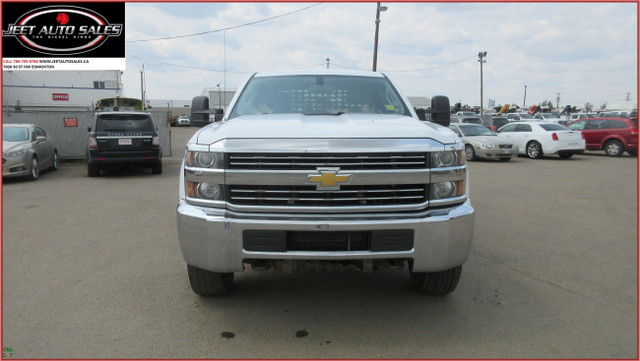 2015 CHEVY 3500 HD CREW CAB FLAT DECK in Cars & Trucks in Edmonton - Image 3