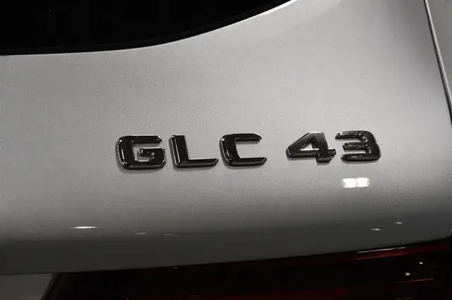2022 Mercedes-Benz GLC43 AMG 4MATIC SUV Ensemble haut de gamme,  in Cars & Trucks in Laval / North Shore - Image 23