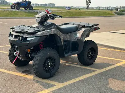 PAYMENTS AS LOW AS $99 BI WEEKLY! OWNER SELLING 2023 SUZUKI KING QUAD LIKE NEW WITH ONLY 58KMS! INCL...