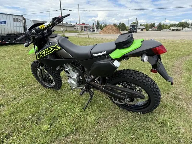 2021 Kawasaki KLX300SM in Dirt Bikes & Motocross in St. Albert - Image 8