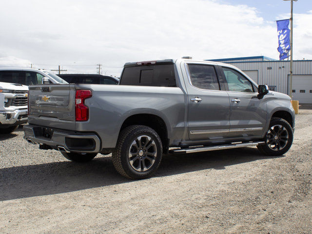  2024 Chevrolet Silverado 1500 High Country 6.2L Gas in Cars & Trucks in Edmonton - Image 4