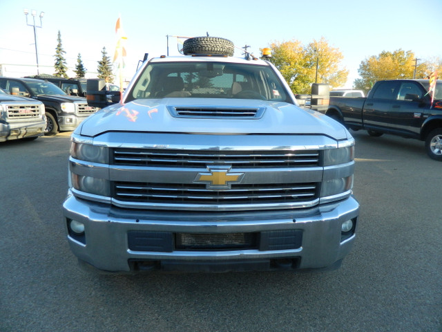 2017 Chevrolet Silverado 3500HD DURAMAX  DIESEL/ FLAT DECK 131 0 in Cars & Trucks in Edmonton - Image 2