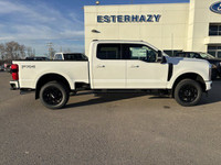 ENGINE: 7.3L 2V DEVCT NA PFI V8 GAS (STD),Locking/Limited Slip Differential,Four Wheel Drive,Locking... (image 7)