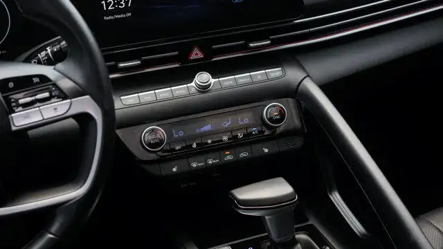 2023 Hyundai Elantra Luxury | Leather | Sunroof | Navigation |S in Cars & Trucks in Guelph - Image 21