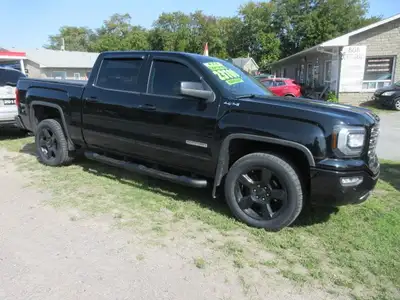 Welcome to Bob Currie Auto Sales. 2017 GMC SIERRA ELEVATION PKG. SLE 4X4 CERTIFIED 5.3 LTRV V8 AUTO,...