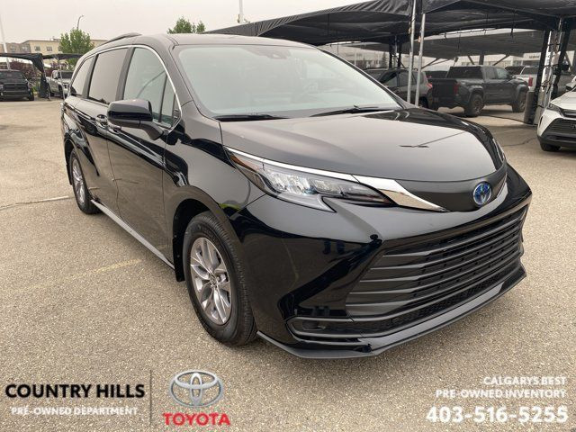 2025 Toyota Sienna LE in Cars & Trucks in Calgary