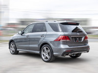 2019 Mercedes Benz GLE 400 Gray Exterior on Black Interior comes with Navigation, Sunroof, Heated Se... (image 3)