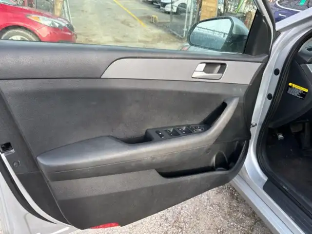 2017 Hyundai Sonata 4dr Sdn 2.4L Auto in Cars & Trucks in City of Toronto - Image 10