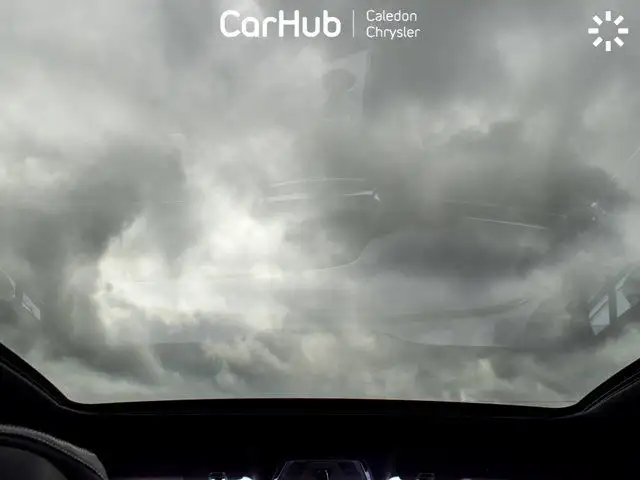 2024 Cadillac LYRIQ Tech Pano Sunroof 33Display Blind Spot Navi in Cars & Trucks in Mississauga / Peel Region - Image 5