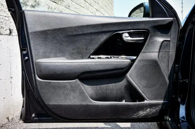2019 Kia Niro EX Premium • HEATED SEATS • WIRELESS CHARGING in Cars & Trucks in Kingston - Image 10