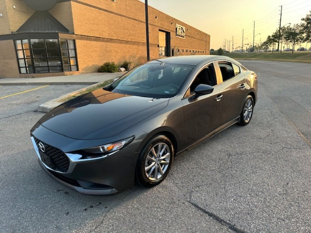 2019 Mazda Mazda3 GX Automatic Blind spot Clean Carfax Certified in Cars & Trucks in Mississauga / Peel Region - Image 2
